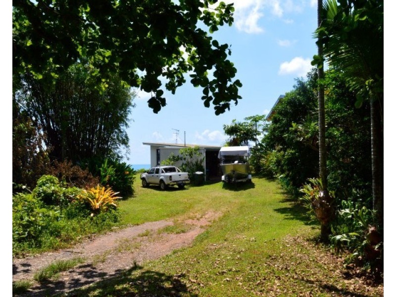 16 Cutten Street, Bingil Bay QLD 4852