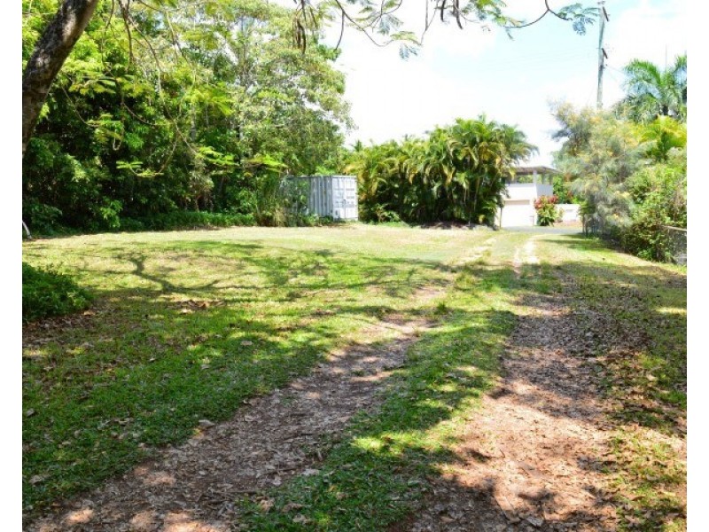 16 Cutten Street, Bingil Bay QLD 4852