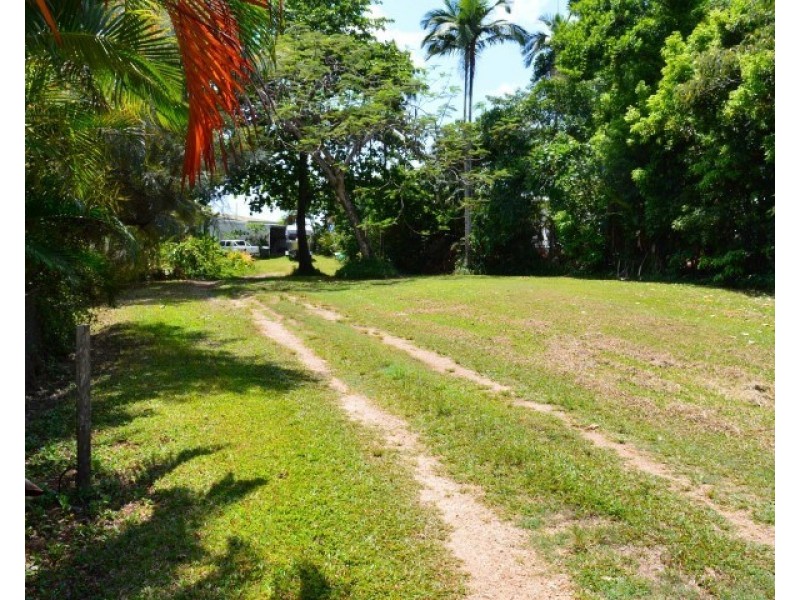 16 Cutten Street, Bingil Bay QLD 4852