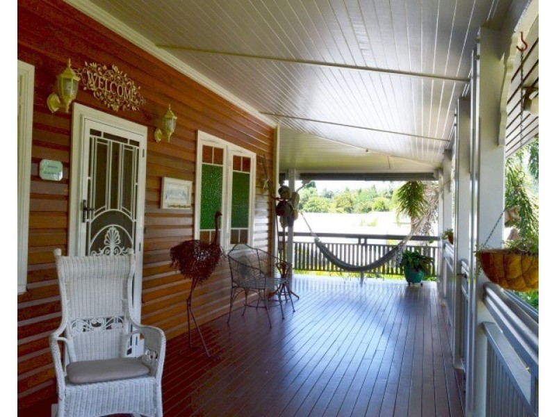 19 Kent Close, Mission Beach QLD 4852