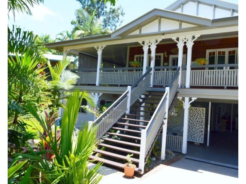 19 Kent Close, Mission Beach QLD 4852