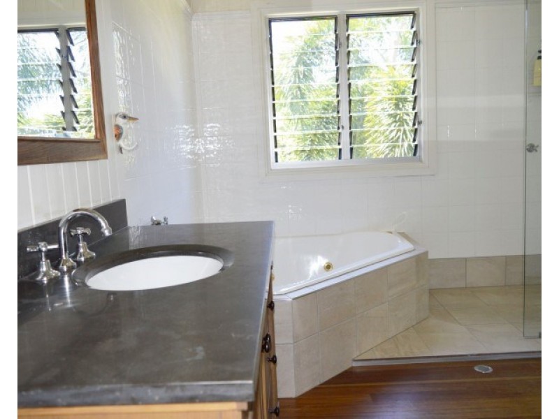 19 Kent Close, Mission Beach QLD 4852