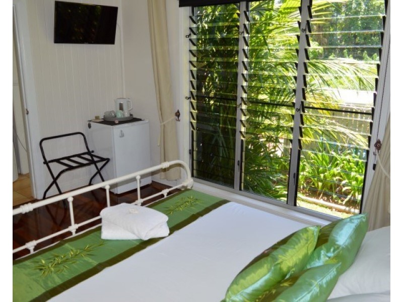 19 Kent Close, Mission Beach QLD 4852