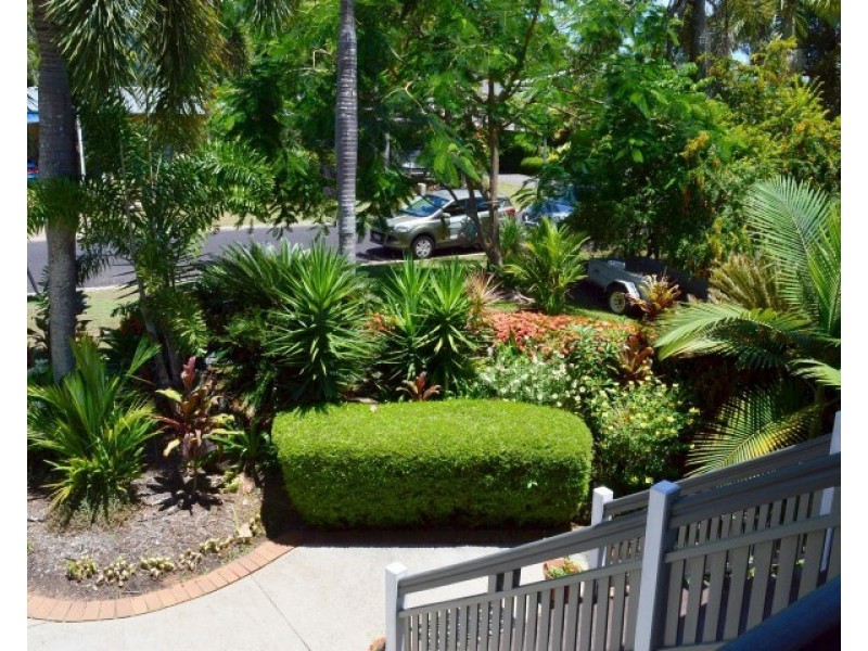 19 Kent Close, Mission Beach QLD 4852