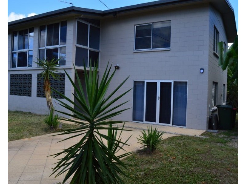 25 Holland Street, Wongaling Beach QLD 4852