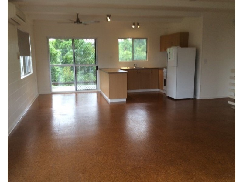 25 Holland Street, Wongaling Beach QLD 4852