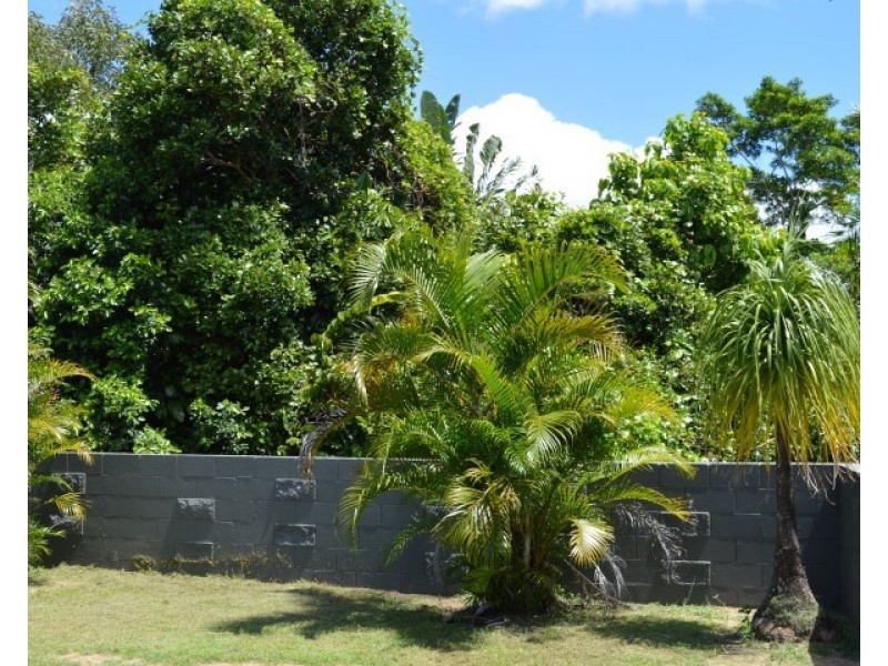 25 Holland Street, Wongaling Beach QLD 4852