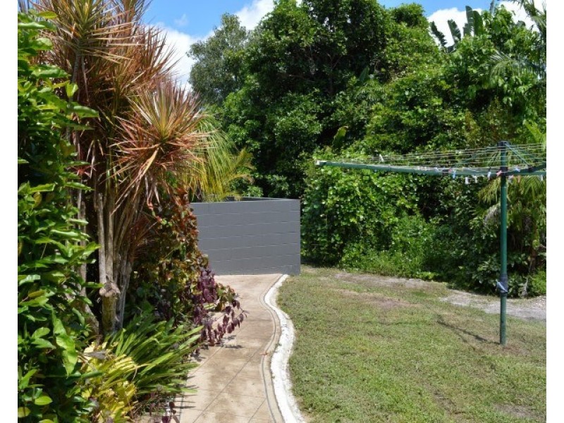 25 Holland Street, Wongaling Beach QLD 4852