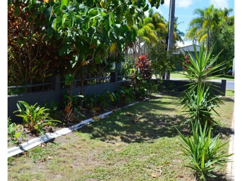 25 Holland Street, Wongaling Beach QLD 4852