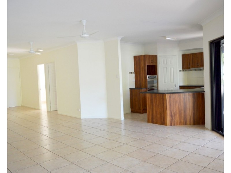 27 Seafarer Street, South Mission QLD 4852