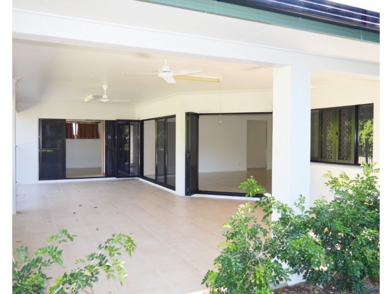 27 Seafarer Street, South Mission QLD 4852
