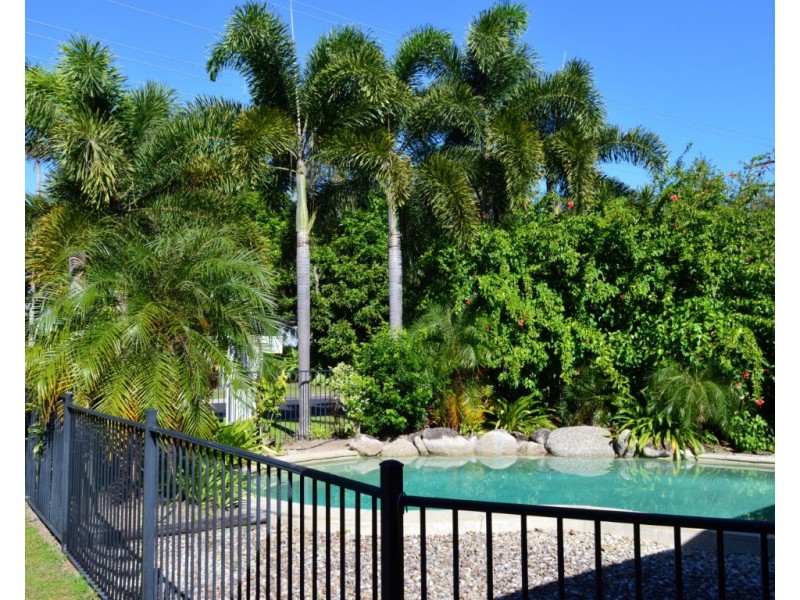 27 Seafarer Street, South Mission QLD 4852