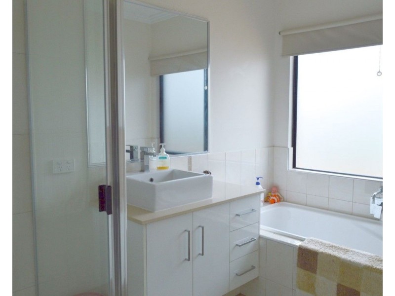 12 Rise Crescent, Mission Beach QLD 4852