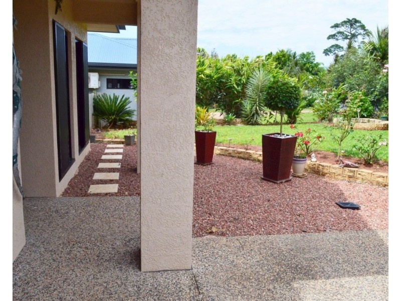 12 Rise Crescent, Mission Beach QLD 4852