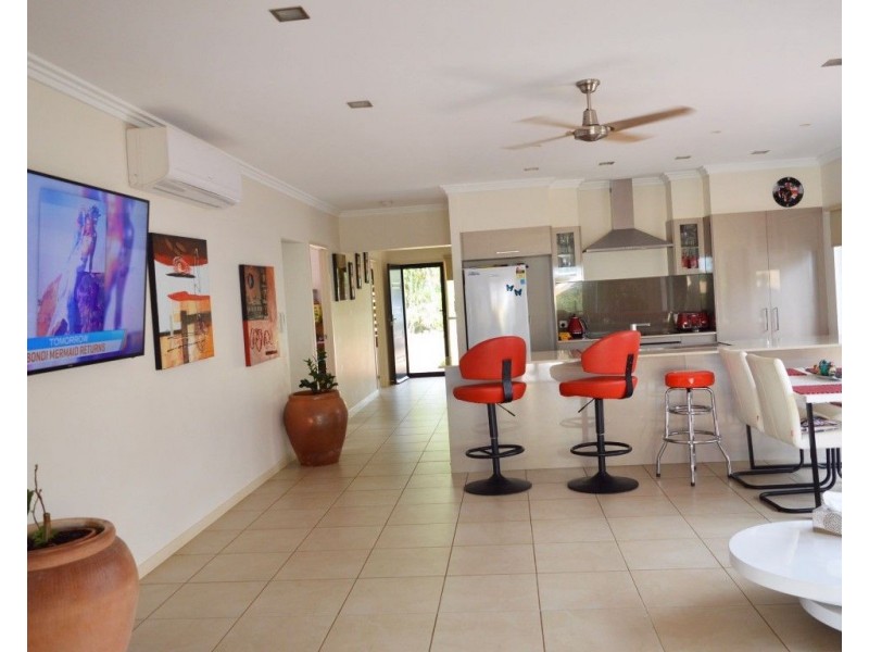 12 Rise Crescent, Mission Beach QLD 4852