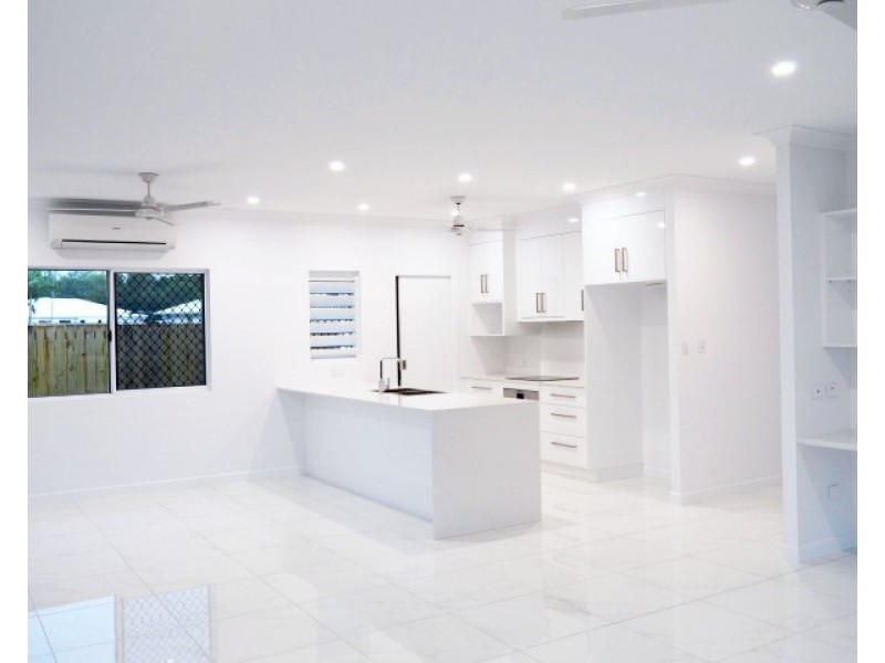 2 Spinnaker Street, South Mission QLD 4852