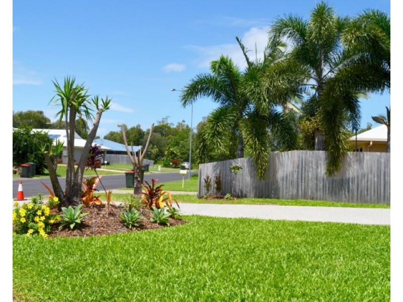 2 Spinnaker Street, South Mission QLD 4852