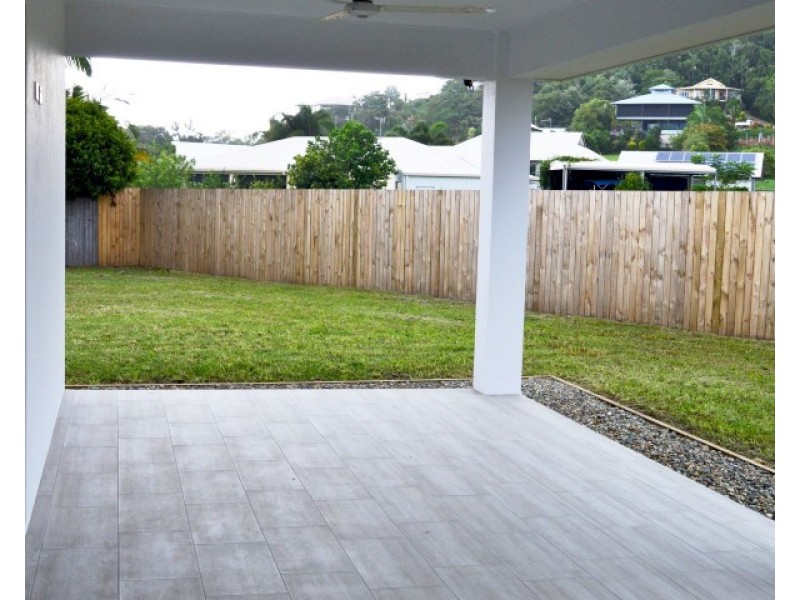 2 Spinnaker Street, South Mission QLD 4852