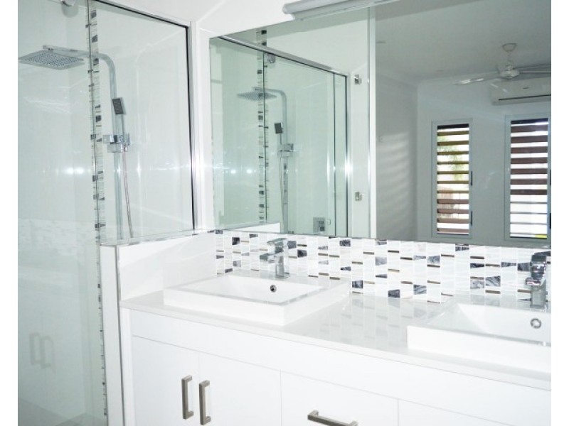 2 Spinnaker Street, South Mission QLD 4852