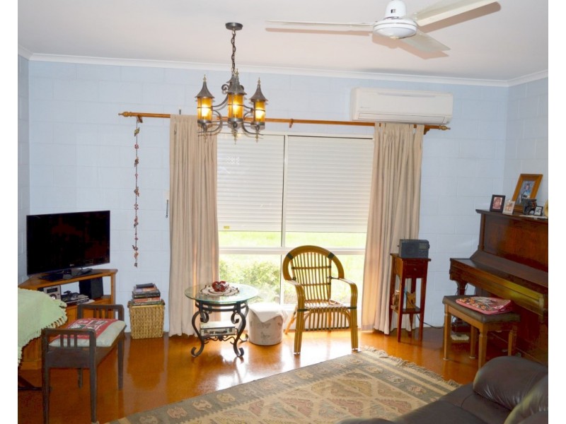 8 Dunkalli Crescent, Wongaling Beach QLD 4852