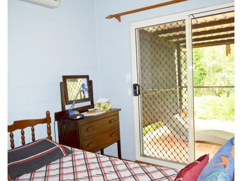 8 Dunkalli Crescent, Wongaling Beach QLD 4852