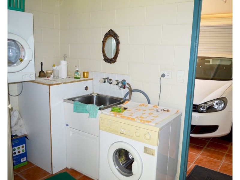 8 Dunkalli Crescent, Wongaling Beach QLD 4852