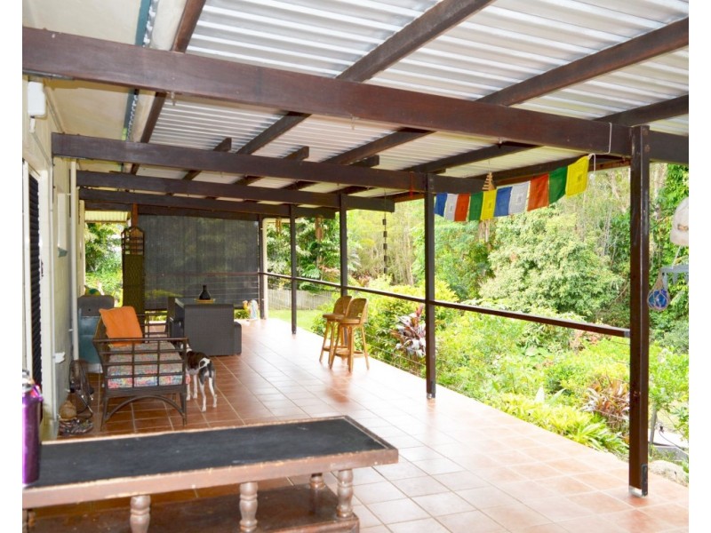 8 Dunkalli Crescent, Wongaling Beach QLD 4852