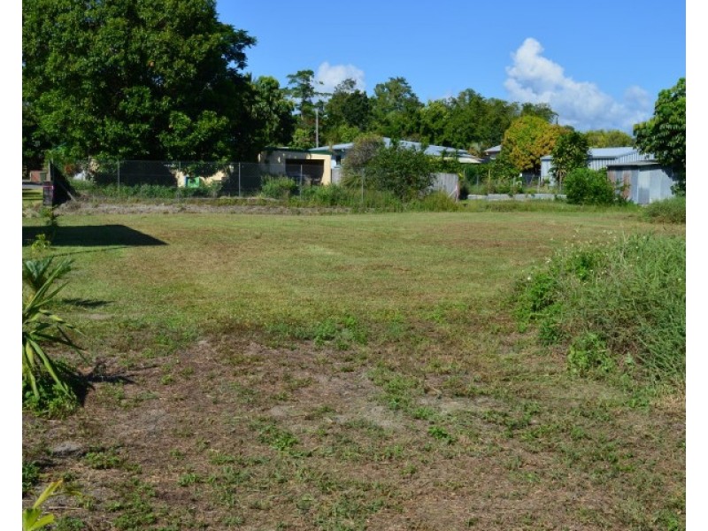 7 Mary Street, Silkwood QLD 4856