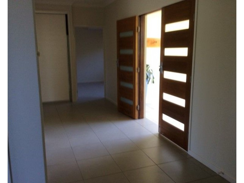 12 The Boulevard, South Mission QLD 4852