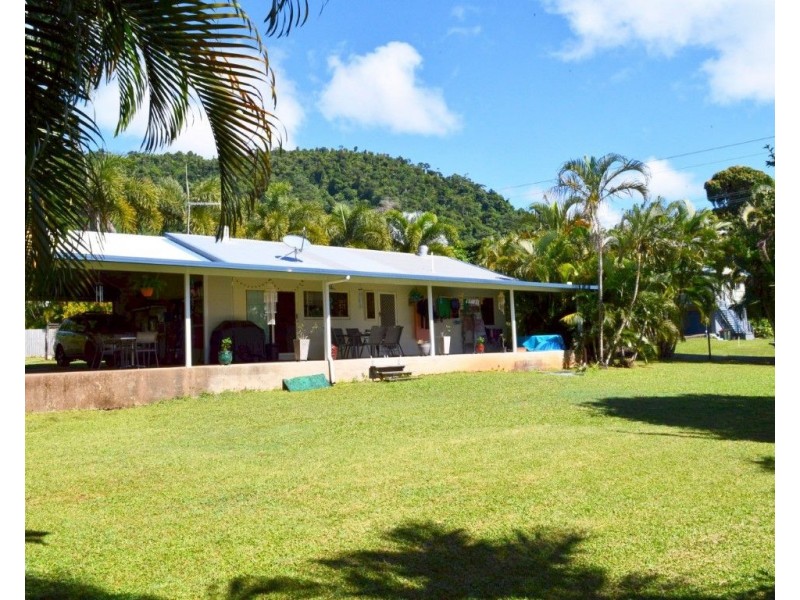 28 Cutten Street, Bingil Bay QLD 4852