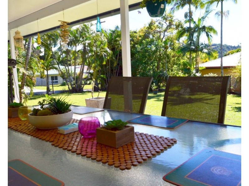 28 Cutten Street, Bingil Bay QLD 4852