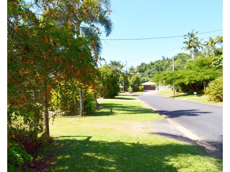 28 Cutten Street, Bingil Bay QLD 4852