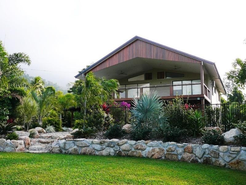 Bingil Bay QLD 4852