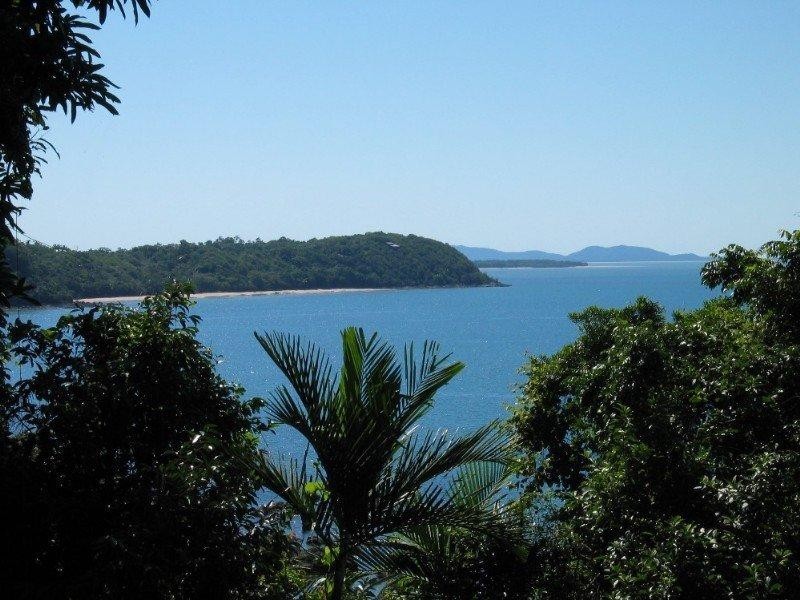 Bingil Bay QLD 4852