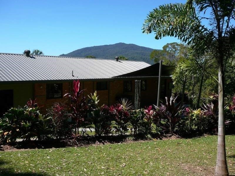 19 Bell Street, Tully QLD 4854