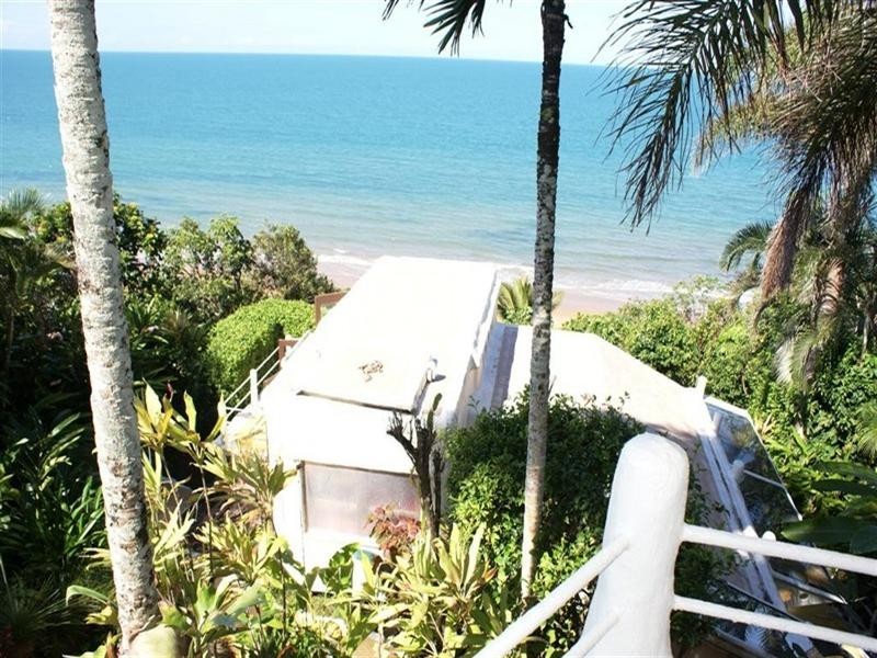 Bingil Bay QLD 4852