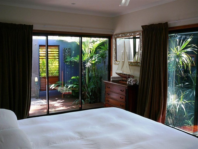 6 Conch Street, Mission Beach QLD 4852