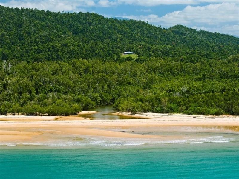 Mission Beach QLD 4852