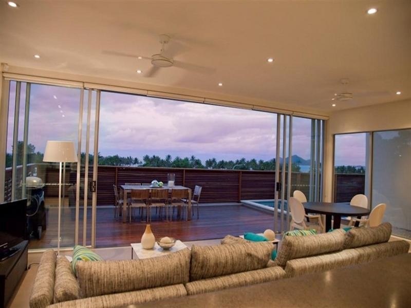 4/2 Coonanglebah Close, Mission Beach QLD 4852