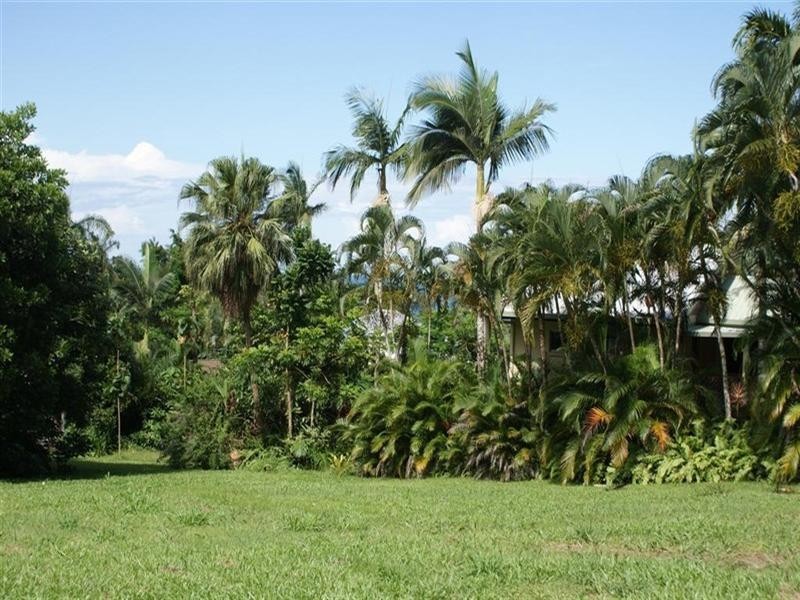 43 CUTTEN Street, Bingil Bay QLD 4852