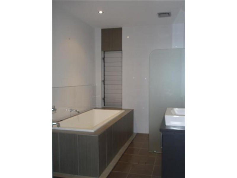 18 Pioneer Street, Mission Beach QLD 4852