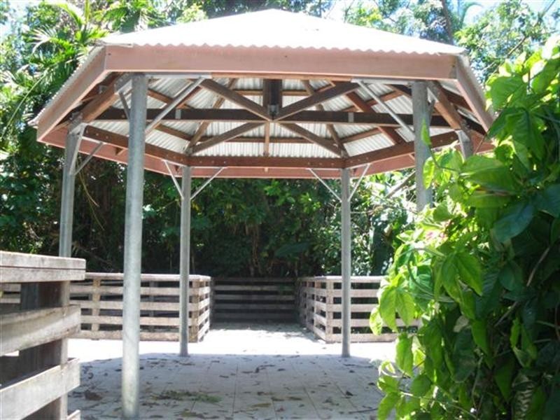 1 Cutten Street, Mission Beach QLD 4852