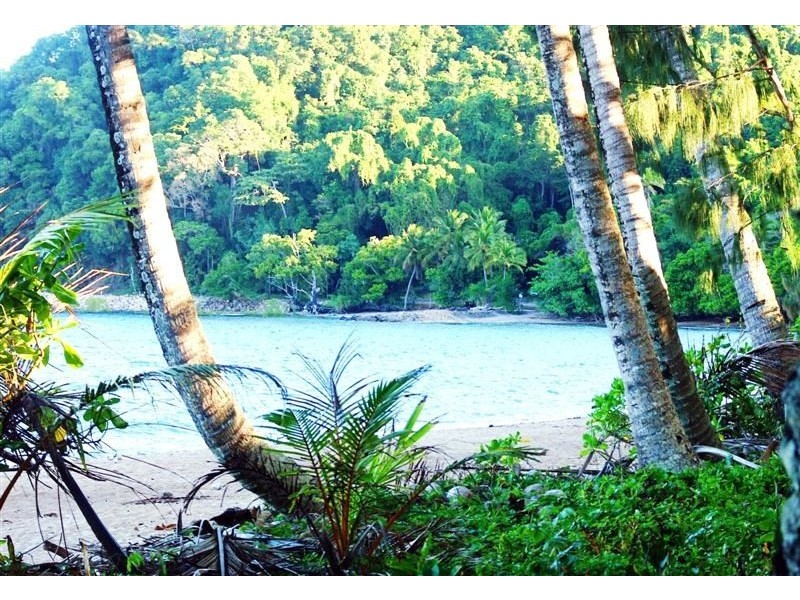 Bingil Bay QLD 4852
