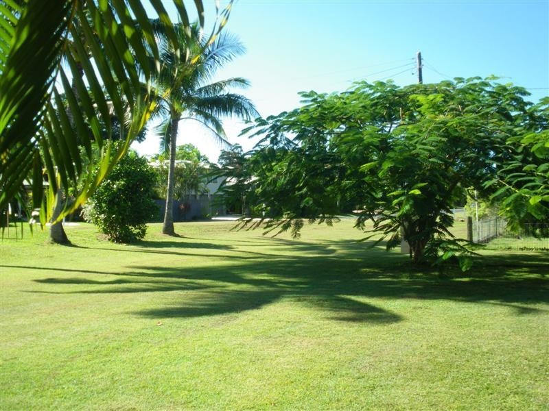 9 Donkin Lane, Mission Beach QLD 4852