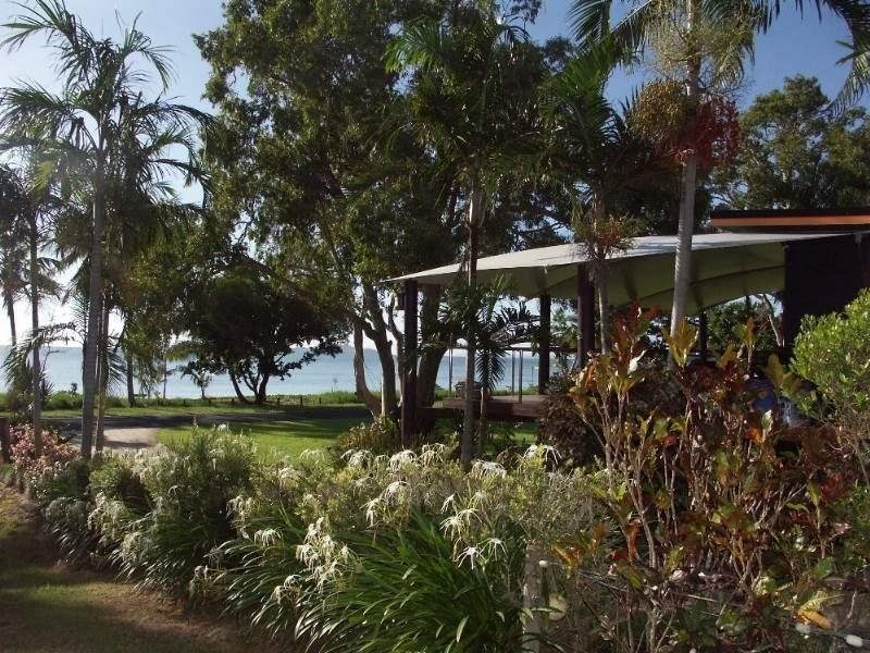 84 Kennedy Esplanade, South Mission QLD 4852