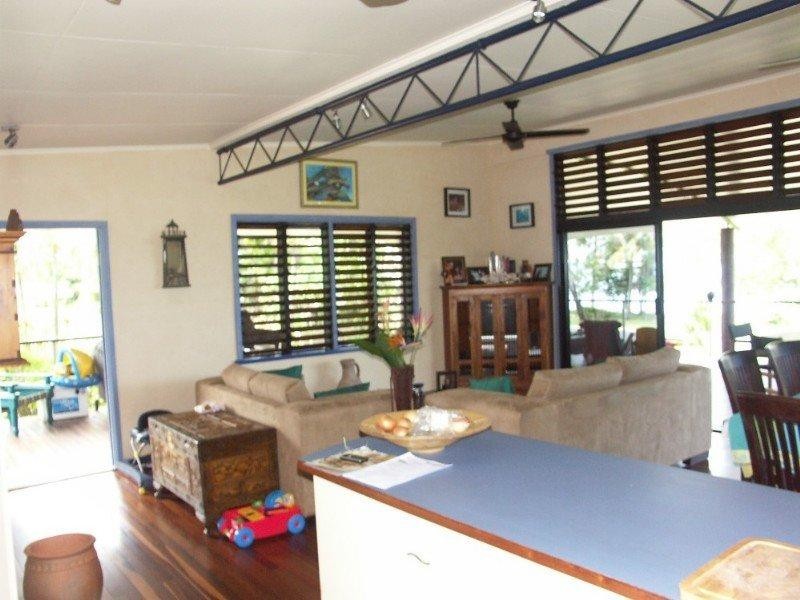 84 Kennedy Esplanade, South Mission QLD 4852