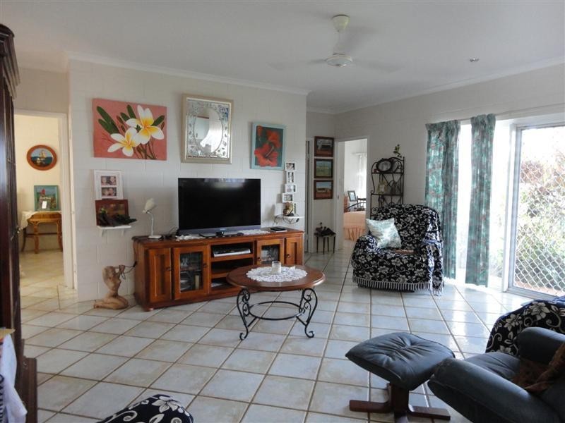 18 Kent Close, Mission Beach QLD 4852