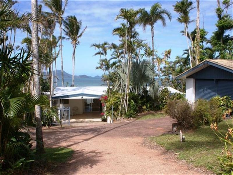 Mission Beach QLD 4852