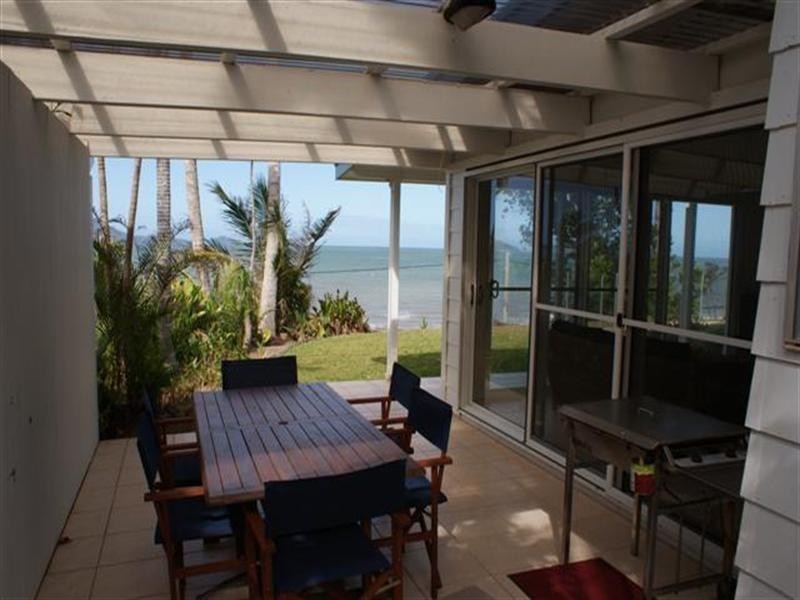 Mission Beach QLD 4852