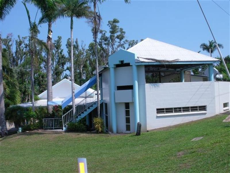 2 Commodore Street, Mission Beach QLD 4852